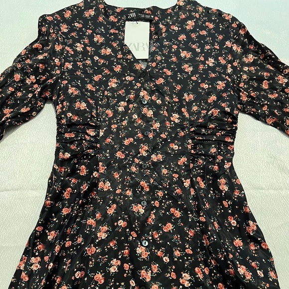 Floral dress - Picture 2 of 5